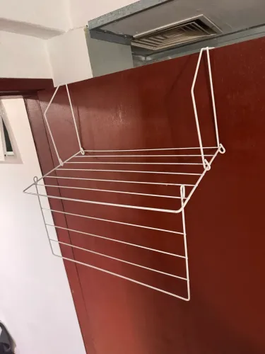 Varal de roupas portátil