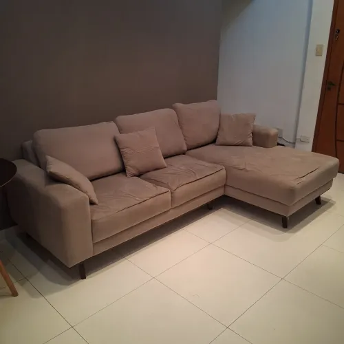 Sofá 4 lugares Mônaco com Chaise esquerdo Bege Usado