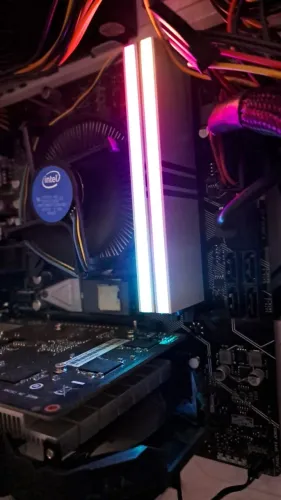Memoria para Computador 2x pente de 8GB total 16GB - ASGARD RGB 3.200MHZ