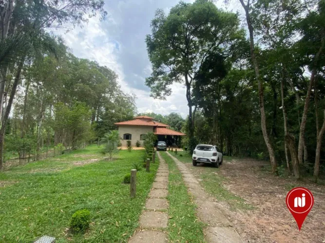 Sítio com 3 dormitórios à venda, 10000 m² por R$ 850.000,00 - Córrego Do Barro - Brumadinh