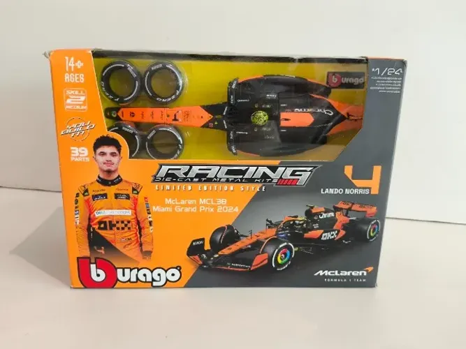 MINIATURA DE CARRO BURAGO 1:24 RACING DIE-CASTMETAL KIT MCLAREN MCL38 2024 - LACRADO !!