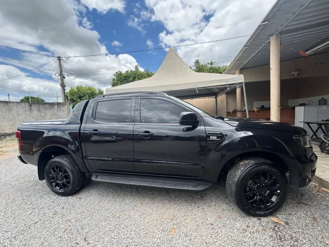 Ford Ranger Black 2.2 4X2 CD Diesel AUT 2022