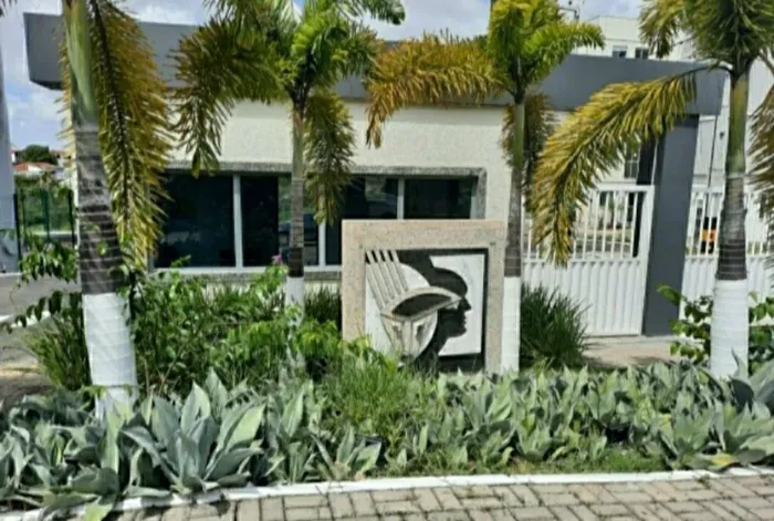 ALUGO APARTAMENTO NO TÉRREO MOBILIADO NO BAIRRO PORTAL DO SOL