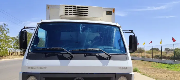 Caminhão VW 8.160 Baú Refrigerado