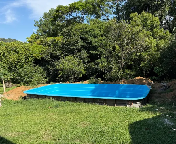 Piscina com Motor