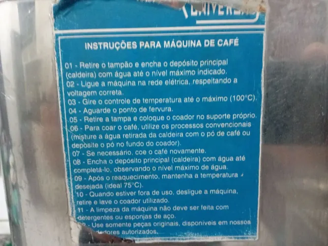Vende-se Cafeteira Profissional com capacidade para 20 litros, com 2 bicas, 127 volts.