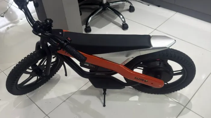 Mini moto eletrica sem pedais NADO SHARK