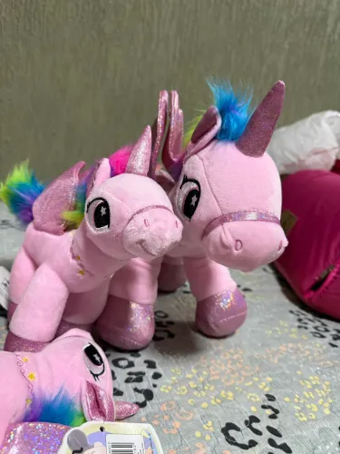 Vendo pelúcias unicórnios