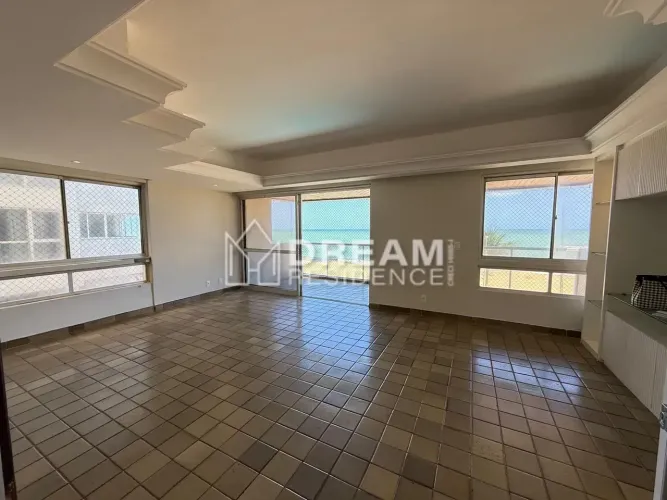 (Foco na Amplitude e Exclusividade): Mansão Suspensa em Piedade  300m², 3 Quartos (1 Suíte
