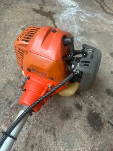 Roçadeira 143R2 HUSQVARNA