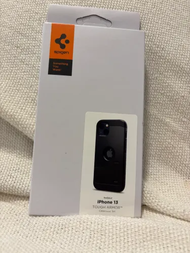 Capa iPhone 13 Spigen 