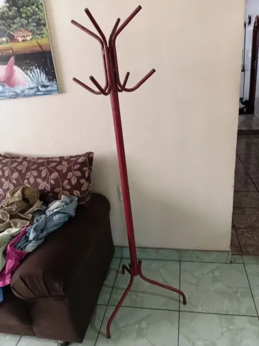 Cabide de ferro