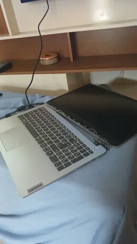 Notebook Lenovo IdeaPad 1 Ryzen 3 8GB DDR5 | Placa 100% (Tela Quebrada)
