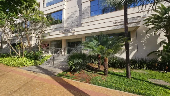 Apartamento mobiliado para venda e locação no Edifício Bali - Região Central de Londrina.