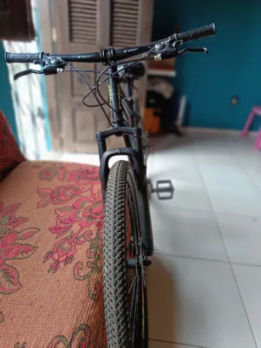 Bicicleta semi nova