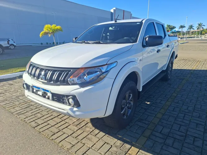 Mitsubishi L200 Triton Sport GL 2.4 Diesel 2023