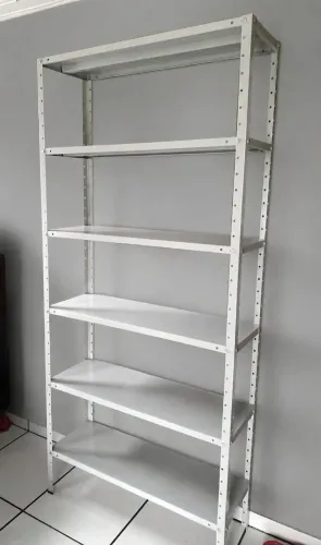 Multiuso reforçado de metal