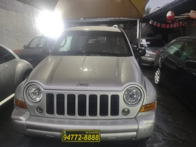 Jeep Cherokee Sport Aut 3.7 Sport Blindado Bx Km Pneus Novos