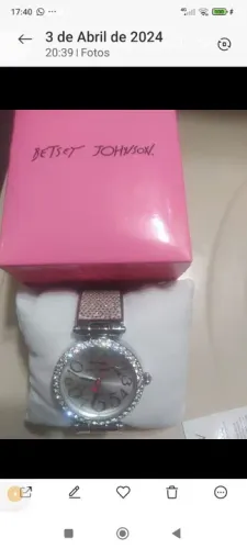 Relógio feminino Betsey Johnson