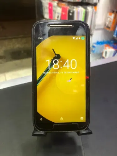 Celular Moto E (2°geração) com 4G Lite Usado 16gb 1ram