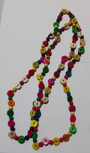 Colar colorido grande dá para fazer duas voltas no pescoço