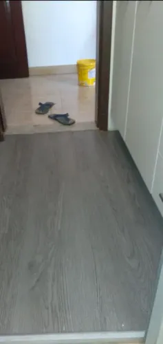 Piso Laminado Cinza - Novo
