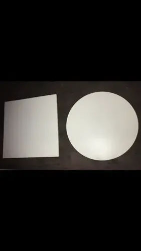 2 bases de bolo e festas