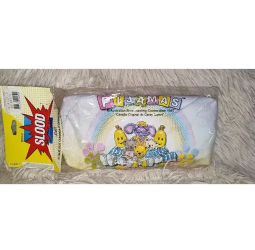 Estojo bananas de pijamas.