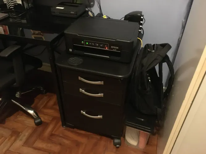 Gabinete de rodinhas c gavetas, fichário e chaves