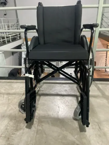 Cadeira de rodas - D22