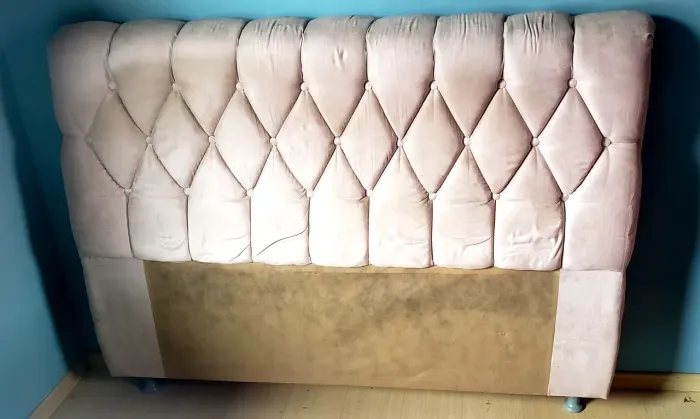 Cabeceira de Cama em Suede Bege queen size 1,60m