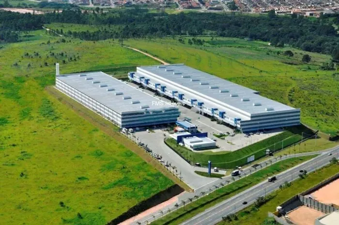 Galpão Industrial de Alto Padrão para Locação em São Paulo-SP, no Bairro Jundiaí: 3 salas,