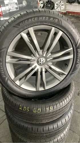 Jogo de Rodas Aro 17 Original Golf Tsi Comfortline Vw C/Pneus 245/45/17 Prinx 99Y