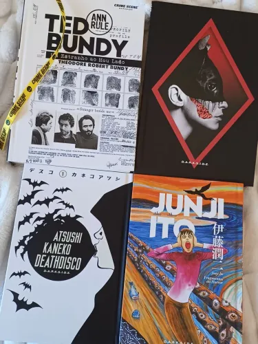 Livros e mangás darkside