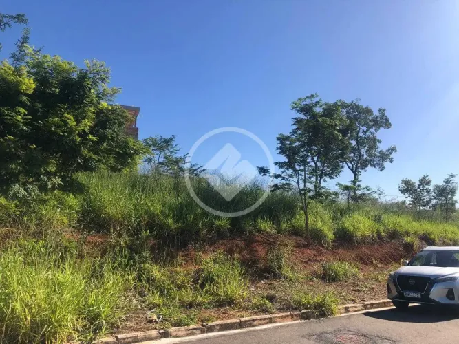 Terreno 385,69m² no condomínio Vitória Tennis Residence em Pedro Leopoldo MG My Broker cod