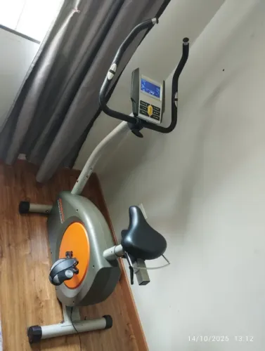 Bicicleta painel eletrônico Athletic 460 bvp seminova