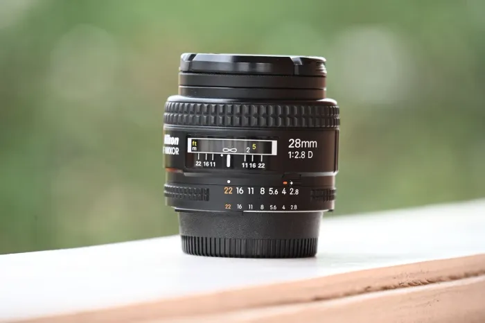 Lente Nikon 28mm f/2.8