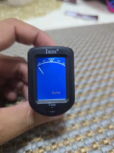 Afinador Digital Irin T-400 para Guitarra