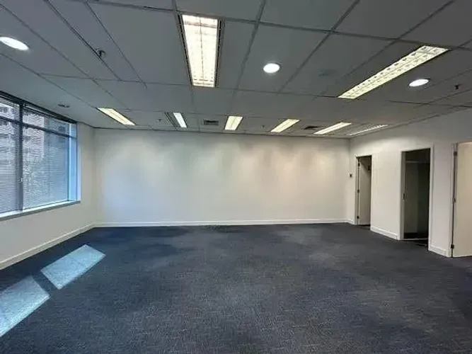 Sala para alugar em Barueri, Alphaville Industrial, com 98 m², Edifício Jaçari