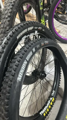 Par de pneus 26 novos