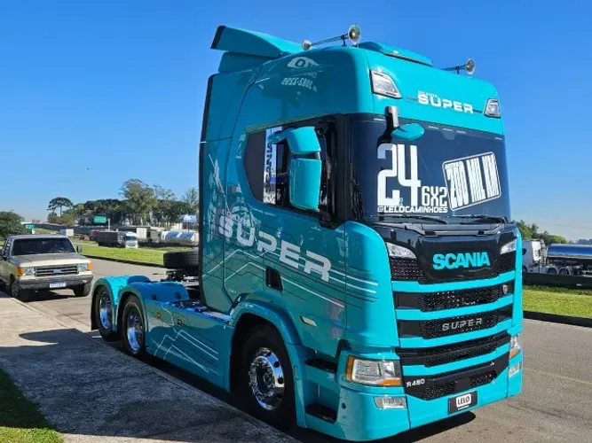 Scania R 460 SUPER Ano 24 baixo km apenas 180 mil km Geladeira câmbio automático