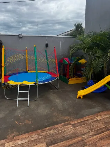 Pula pula + piscina de bolinha + escorregador e gangorra = 190,00 frete grátis 