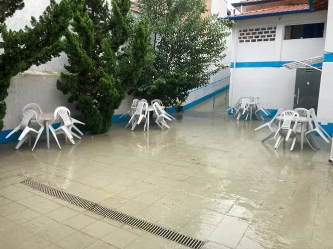 cadeira plástica