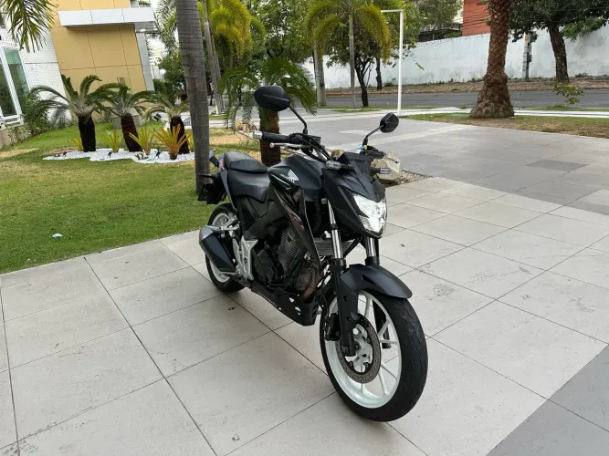 CB 300F Twister 24/24 apenas 7.000km (OPORTUNIDADE)