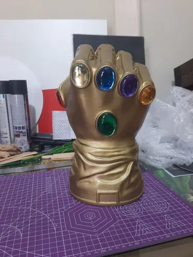 Manopla Thanos cofre 