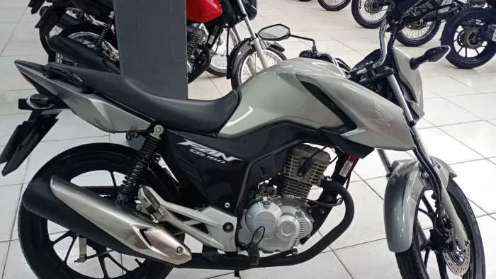 OPORTUNIDADE!!! CG FAN 2023 COM BAIXO KM