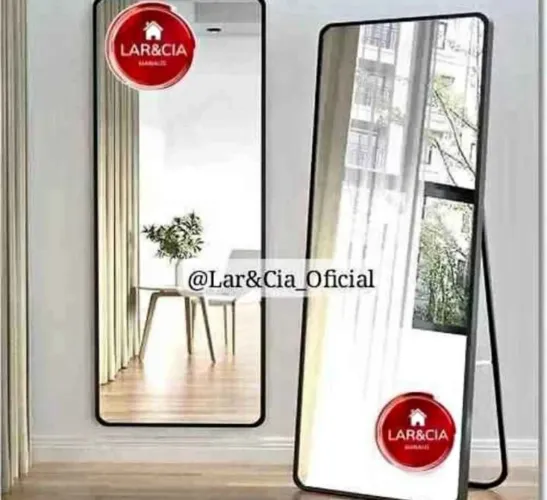 Espelho de luxo com suporte para por no chão