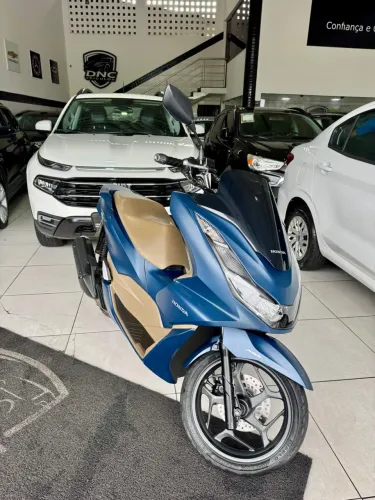 HONDA PCX DLX 2023