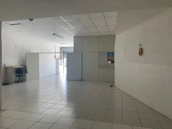 PONTO COMERCIAL COM RESIDÊNCIA