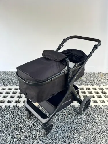 Carrinho de bebe Premium Care + Moisés e bebê conforto